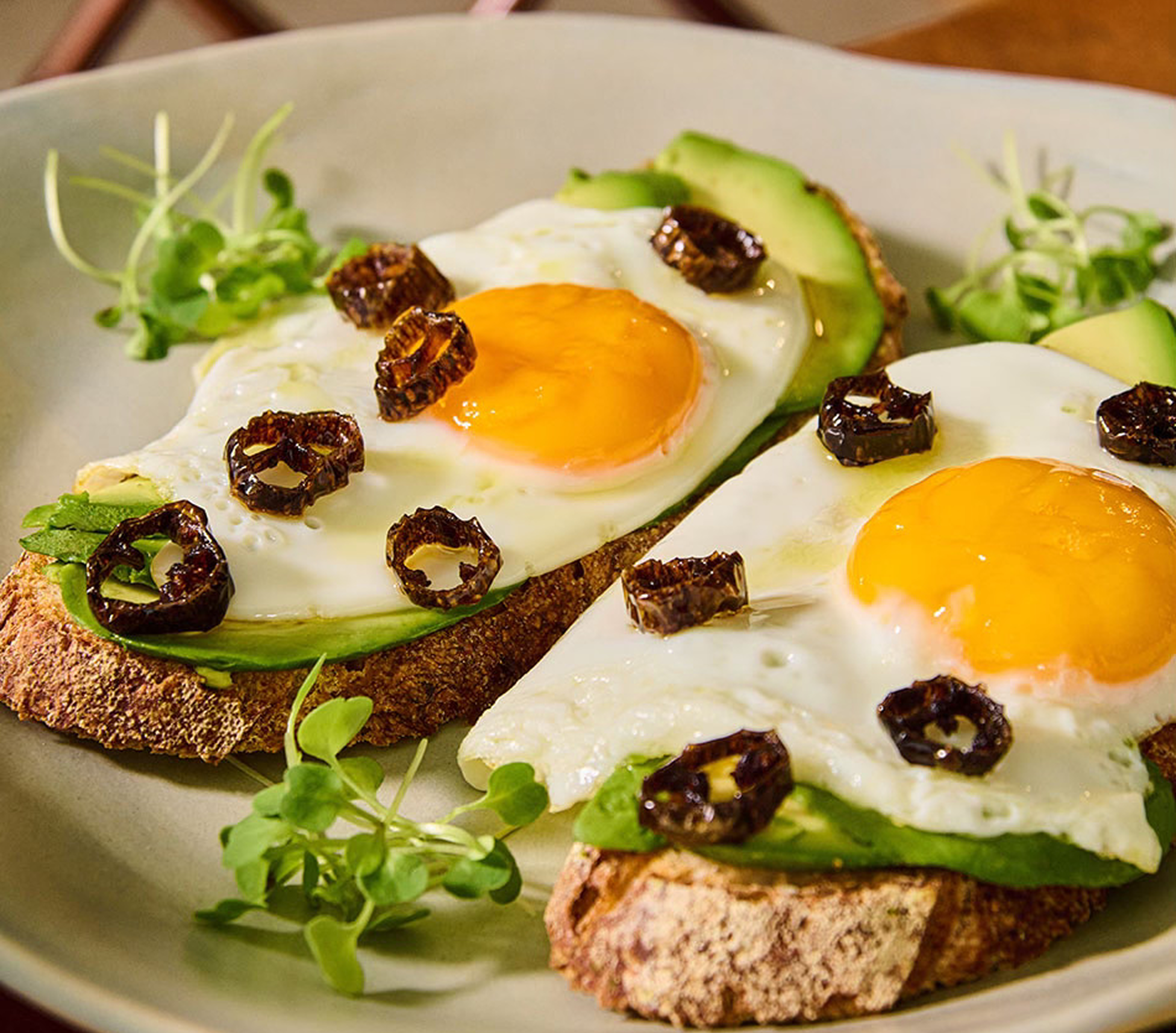 Eggs with avocado and Serrano Crisp